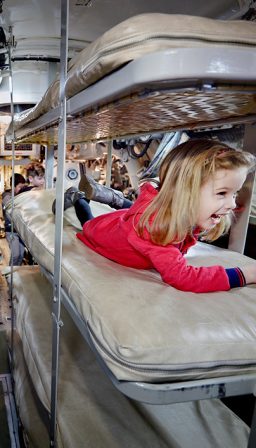 Met kinderen in de Tonijn